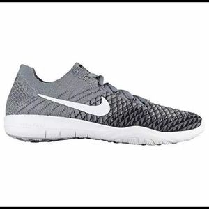 Nike free flyknit tr/training shoes size 6/6.5